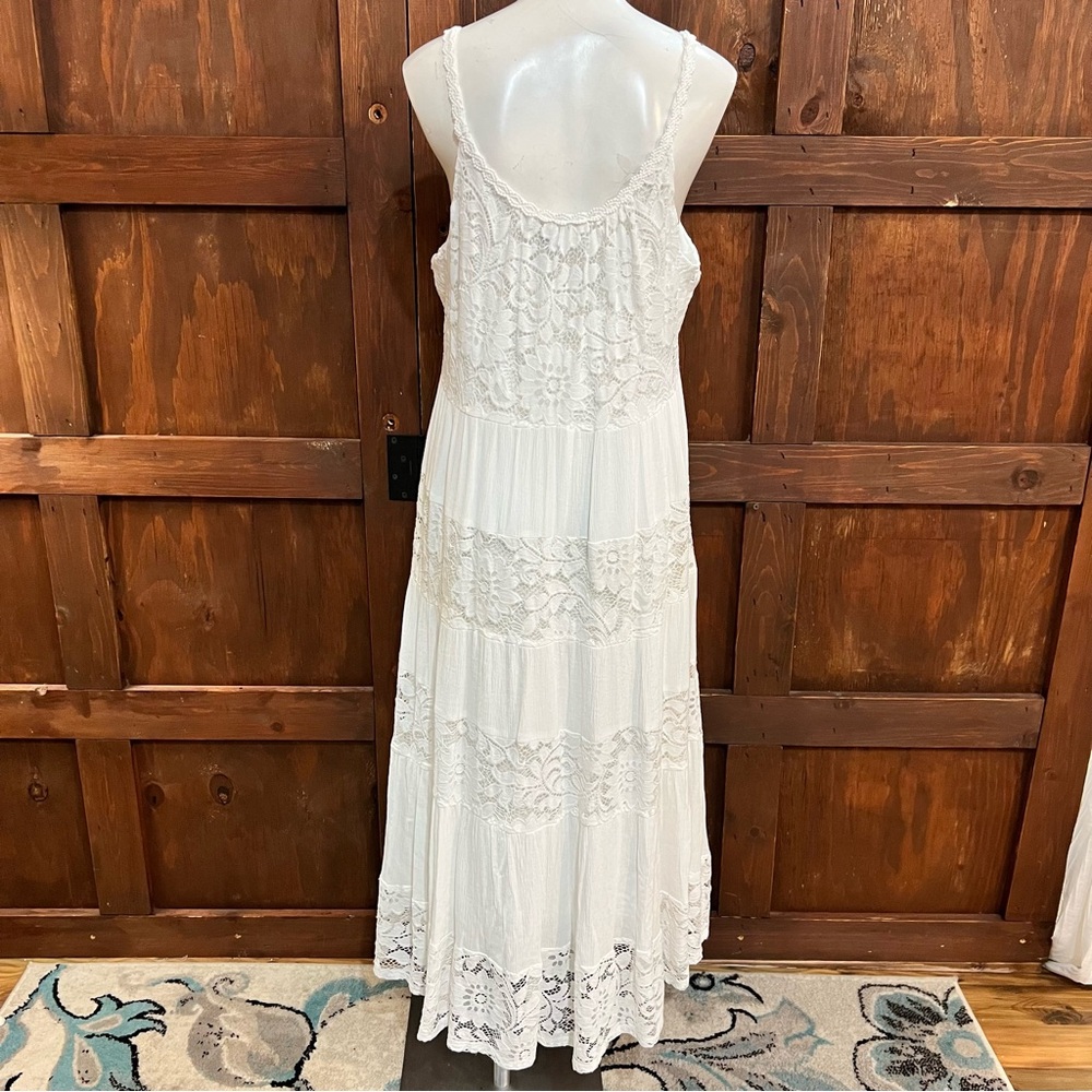 Robbie Bee White Floral Lace Maxi Dress - Picture 2 of 6